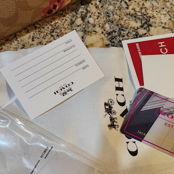 COACH Signature Canvas long zip around flower Wallet MINT ! - Picture 8 of 8